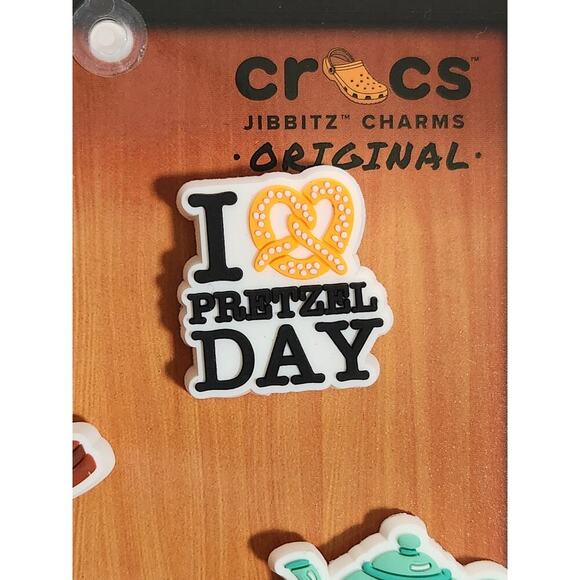 Crocs Jibbitz The Office 5 Pack Charms Dwight Bears Beets Battlestar Galactica - Picture 2 of 5